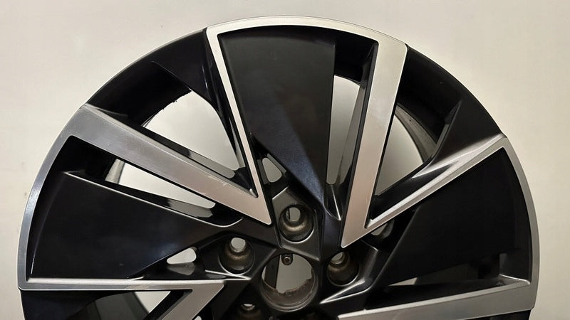 1x Alufelge 18 Zoll 7.5" 5x112 48ET Glanz Schwarz 5E3601025AD Skoda Octavia