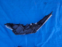 Laden Sie das Bild in den Galerie-Viewer, Frontscheinwerfer Toyota C-Hr 81110-F4031-00 Rechts Scheinwerfer Headlight SCH6582875344lc