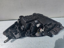 Laden Sie das Bild in den Galerie-Viewer, Frontscheinwerfer Toyota Yaris 81110-0D35006 Rechts Scheinwerfer Headlight SCH3780357100ka