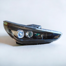 Laden Sie das Bild in den Galerie-Viewer, Frontscheinwerfer Hyundai I30 III 92102-G4120 FULL LED Rechts Headlight