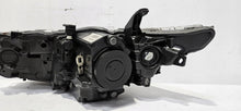 Laden Sie das Bild in den Galerie-Viewer, Frontscheinwerfer Toyota Auris 81130-02K30 Rechts Scheinwerfer Headlight