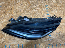 Laden Sie das Bild in den Galerie-Viewer, Frontscheinwerfer Tesla Model 3 1760888-00-F Links Scheinwerfer Headlight SCH5640308815jm