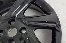 Laden Sie das Bild in den Galerie-Viewer, 1x Alufelge 17 Zoll 5.0&quot; 4x100 40ET PW457-0H015 Toyota Aygo Rim Wheel