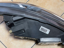 Laden Sie das Bild in den Galerie-Viewer, Frontscheinwerfer Ford Focus MX7B-13E015-EB Links Scheinwerfer Headlight