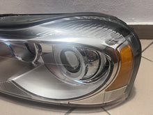 Load image into Gallery viewer, Frontscheinwerfer Volvo Xc90 I 31111845 Xenon Links Scheinwerfer Headlight SCH9133946968ha