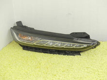 Laden Sie das Bild in den Galerie-Viewer, Frontscheinwerfer Hyundai Kona 92208-J9000 Rechts Scheinwerfer Headlight SCH6001010889cg