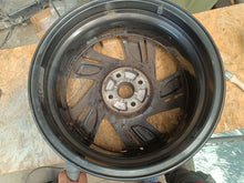 Laden Sie das Bild in den Galerie-Viewer, 1x Alufelge 16 Zoll 6.0" 5x114.3 50ET Glanz Graphit 5291000200 Hyundai Bayon Mg FEL8061633643vi