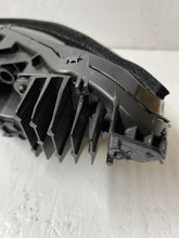 Laden Sie das Bild in den Galerie-Viewer, Frontscheinwerfer Tesla Model 3 1760889-00-E LED Rechts Scheinwerfer Headlight