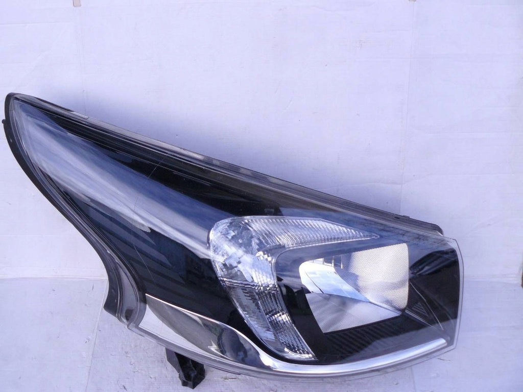 Frontscheinwerfer Opel Vivaro B Trafic III 260100647R Rechts Headlight