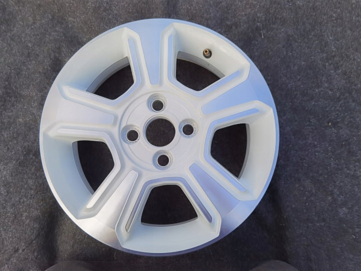 1x Alufelge 15 Zoll 4.5" 4x100 35ET PW4570H005 Toyota Aygo Rim Wheel FEL1333090478or