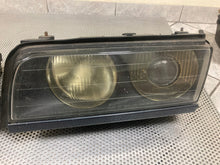 Load image into Gallery viewer, Frontscheinwerfer BMW E38 8376269 Xenon Ein Satz Scheinwerfer Headlight SCH9855324982kr