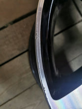 Laden Sie das Bild in den Galerie-Viewer, 1x Alufelge 17 Zoll 7.0&quot; 4x108 J1BC1007C1A Ford Fiesta Rim Wheel