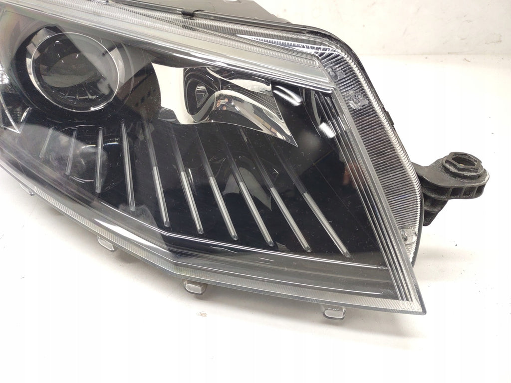 Frontscheinwerfer Skoda Octavia III 4G0907697D Xenon FALSE Headlight SCH3535811378yx
