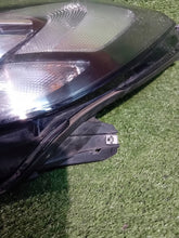 Laden Sie das Bild in den Galerie-Viewer, Frontscheinwerfer Opel Corsa E 39068627LH Links Scheinwerfer Headlight SCH3999834784vb