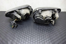 Laden Sie das Bild in den Galerie-Viewer, Frontscheinwerfer VW Golf IV 32424323 Ein Satz Scheinwerfer Headlight SCH1021856777sg