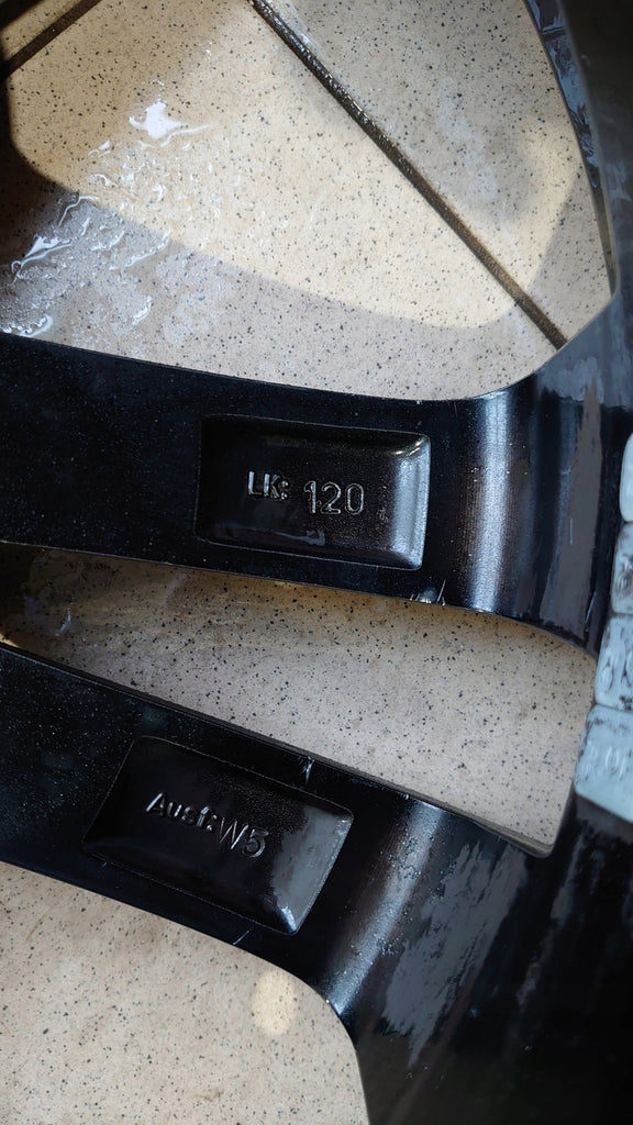 1x Alufelge 18 Zoll 8.0" 5x120 35ET BMW E60 Rim Wheel