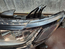 Laden Sie das Bild in den Galerie-Viewer, Frontscheinwerfer Mitsubishi Outlander 8301C853 Links Scheinwerfer Headlight
