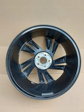 Laden Sie das Bild in den Galerie-Viewer, 1x Alufelge 18 Zoll 7.0&quot; 5x112 39ET 2GM601025H VW T-Cross Rim Wheel