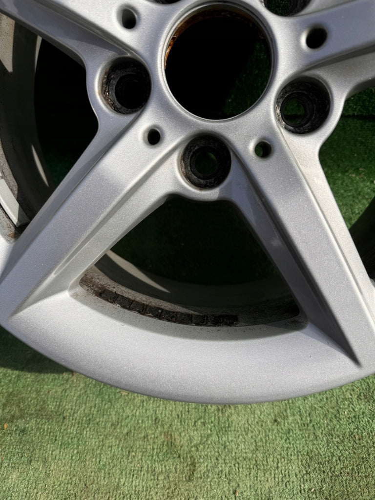 1x Alufelge 16 Zoll 7.0" 5x120 40ET Glanz Silber 6866302 BMW 1 F21 E87 F20 FEL7694676185an