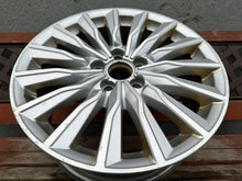 Laden Sie das Bild in den Galerie-Viewer, 1x Alufelge 17 Zoll 7.5" 5x112 51ET Glanz Silber 8V060125CB Audi A3 Rim Wheel FEL9655334126yb