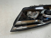 Laden Sie das Bild in den Galerie-Viewer, Frontscheinwerfer VW Touareg 7P1941031 Xenon Links Scheinwerfer Headlight