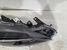 Load image into Gallery viewer, Frontscheinwerfer Toyota Yaris Cross LED Rechts Scheinwerfer Headlight SCH2406379248wh