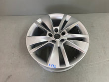 Laden Sie das Bild in den Galerie-Viewer, 1x Alufelge 18 Zoll 7.0&quot; 5x112 43ET 565601025C Skoda Kodiaq Rim Wheel