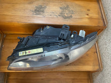 Laden Sie das Bild in den Galerie-Viewer, Frontscheinwerfer BMW 1 E81 E87 63117170291-02 Xenon Links Headlight SCH7960403157gw