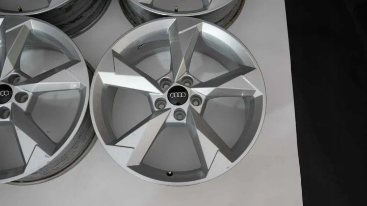 4x Alufelge 19 Zoll 7.0" 5x112 43ET Glanz Silber Audi Rim Wheel FEL7742150140ji