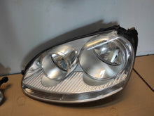 Laden Sie das Bild in den Galerie-Viewer, Frontscheinwerfer VW Golf V I Links Scheinwerfer Headlight SCH5022744977jz