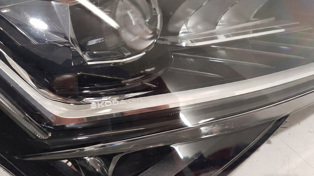 Frontscheinwerfer Skoda Superb III 3V1941016D LED Rechts Scheinwerfer Headlight