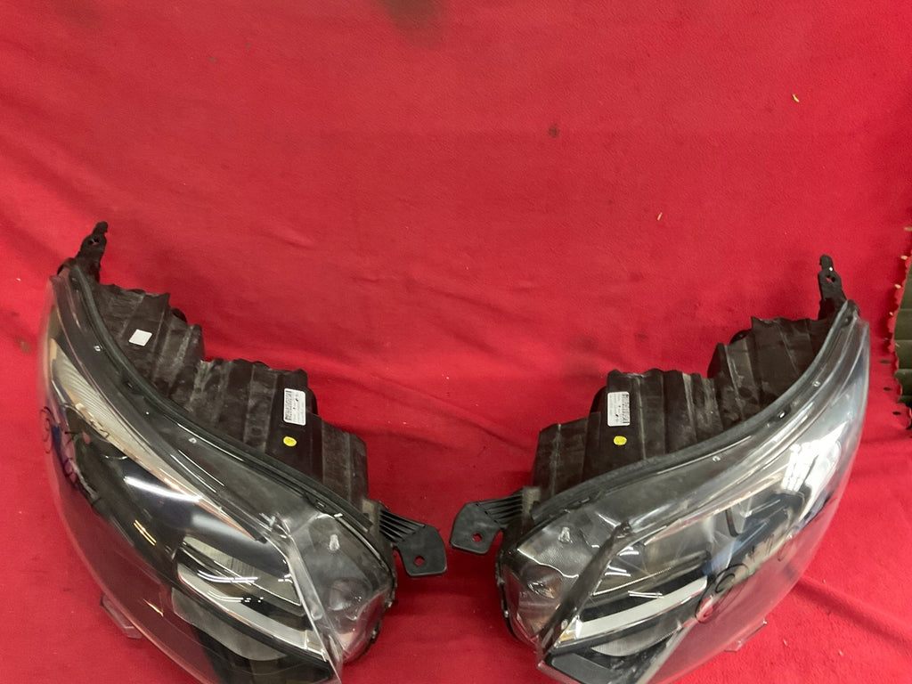 Frontscheinwerfer Opel Zafira Vivaro 9832836480 9832837680 Xenon Ein Satz