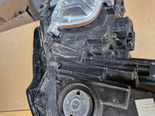 Laden Sie das Bild in den Galerie-Viewer, Frontscheinwerfer Opel Crossland X 39153432 Full LED Rechts Headlight SCH6521625938eg