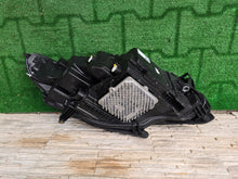 Laden Sie das Bild in den Galerie-Viewer, Frontscheinwerfer Land Rover Defender Sport MK72-13W030-HD Links Headlight SCH1088557186be