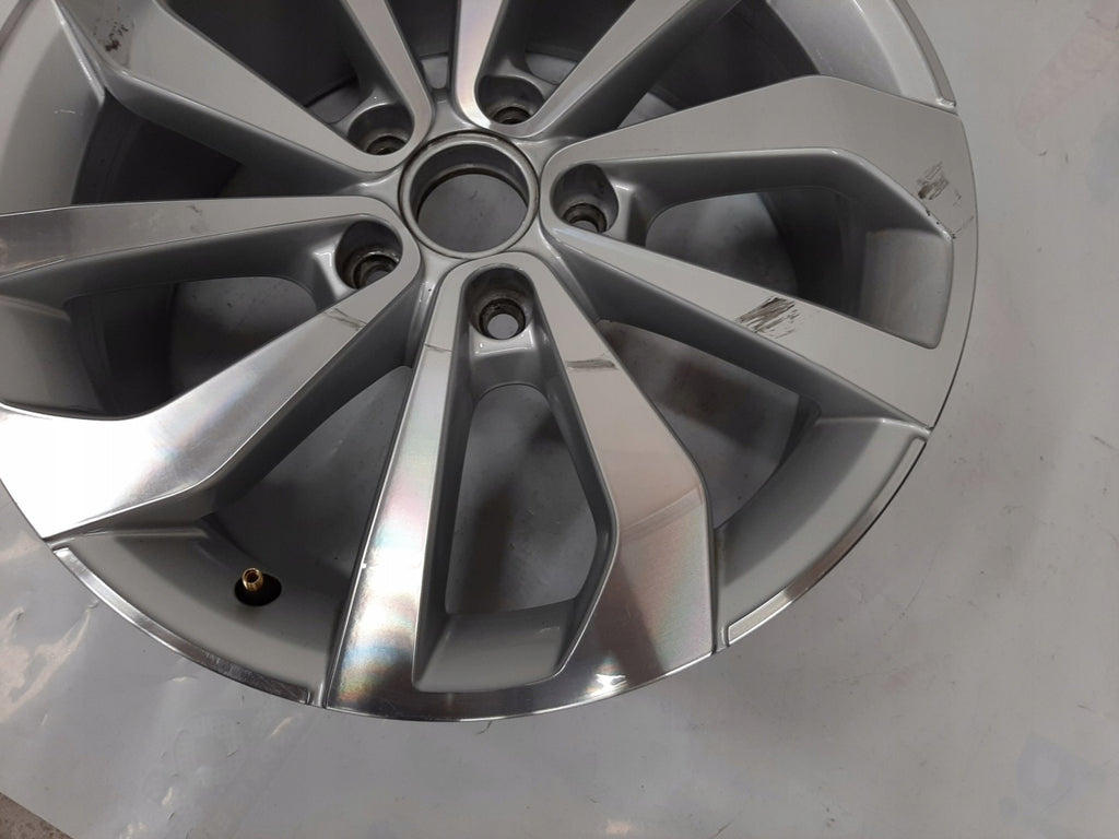 1x Alufelge 17 Zoll 7.0" 5x112 45ET Glanz Silber 2GA601025AC VW T-Roc Rim Wheel FEL2806616313tr