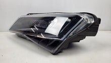 Laden Sie das Bild in den Galerie-Viewer, Frontscheinwerfer Skoda Superb III 3V1941015B Xenon Links Scheinwerfer Headlight SCH1393992870ly