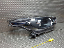 Laden Sie das Bild in den Galerie-Viewer, Frontscheinwerfer Toyota Yaris K0-6EU Rechts Scheinwerfer Headlight SCH4647084011zq