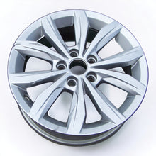 Laden Sie das Bild in den Galerie-Viewer, 1x Alufelge 15 Zoll 5.5&quot; 5x112 40ET Silber 2GO601025 Vw Rim Wheel