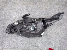 Laden Sie das Bild in den Galerie-Viewer, Frontscheinwerfer Toyota Avensis Rechts Scheinwerfer Headlight SCH1555289193wc