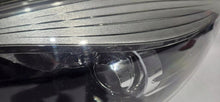 Laden Sie das Bild in den Galerie-Viewer, Frontscheinwerfer Renault Scenic 260607160R Xenon Links Scheinwerfer Headlight