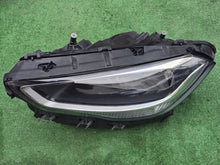 Laden Sie das Bild in den Galerie-Viewer, Frontscheinwerfer Mercedes-Benz W247 A2479065701KZ Links Scheinwerfer Headlight SCH4683911442vp