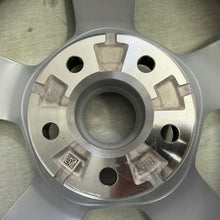 Load image into Gallery viewer, 1x Alufelge 18 Zoll 8.0" 5x112 39ET Glanz Silber 4K0601025D Audi Rim Wheel FEL1113423074ue