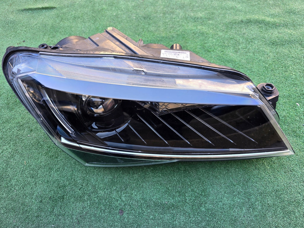 Frontscheinwerfer Skoda Superb III 3V1941016A Xenon FALSE Scheinwerfer Headlight SCH3592643974hf