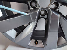 Load image into Gallery viewer, 1x Alufelge 18 Zoll 7.0&quot; 5x100 39ET Glanz Silber 2GM601025B VW T Cross T-Cross