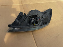 Laden Sie das Bild in den Galerie-Viewer, Frontscheinwerfer Ford Focus 8M51-13D154-CD Xenon Rechts Scheinwerfer Headlight SCH8541100312ew
