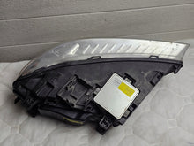 Laden Sie das Bild in den Galerie-Viewer, Frontscheinwerfer Volvo V70 S80 31214348 Xenon Rechts Scheinwerfer Headlight SCH5576136117ve