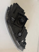 Laden Sie das Bild in den Galerie-Viewer, Frontscheinwerfer VW Polo 2G1941773A 90124669 Links Scheinwerfer Headlight SCH2933591995ed