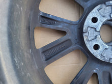 Laden Sie das Bild in den Galerie-Viewer, 1x Alufelge 18 Zoll 7.0&quot; 5x114.3 45ET Glanz Grau 38101875 Mazda Rim Wheel