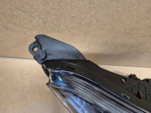 Laden Sie das Bild in den Galerie-Viewer, Frontscheinwerfer Hyundai I10 92102-B9000 Rechts Scheinwerfer Headlight SCH3551565741om
