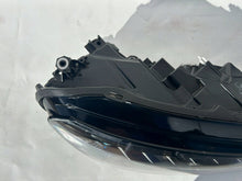 Laden Sie das Bild in den Galerie-Viewer, Frontscheinwerfer Skoda Fabia IV 6V0941016B Rechts Scheinwerfer Headlight SCH3382181573fz